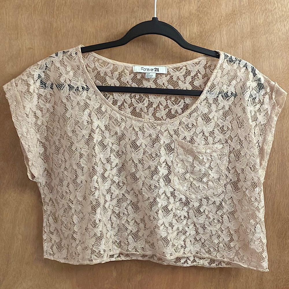 Butterfly lace print light pink cropped top woman’s size small